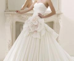 Daniela Cocco Haute Couture - Abito da sposa con ampia gonna e fiore in vita