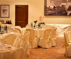 Il salone interno della Tenuta Banzara