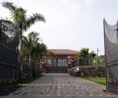 Il viale d'ingresso al Casale