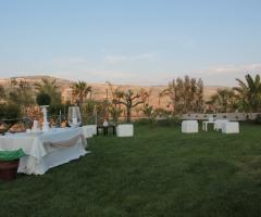 Ricevimento di matrimonio in giardino