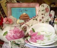 Articoli decorati a mano in ceramica per la lista nozze