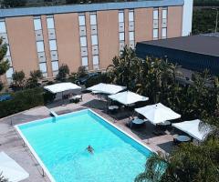 Piscina de Il Gelso Bianco, hotel matrimoni a Misterbianco (Catania)