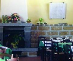 Sala con camino di Villa Cefalà