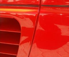 Dettaglio auto Ferrari per matrimoni