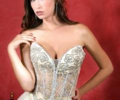 Abito da sposa con corpino interamente ricamato in swarowski certificato