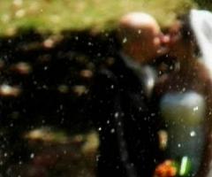 Fotografi del bacio degli sposi