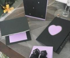 Inviti in viola e nero