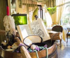 Grand Hotel Savoia  -  Decorazioni del Ristorante Salgari