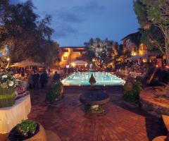 Matrimonio a bordo piscina