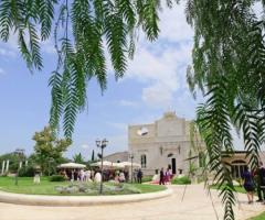 Ricevimento di matrimonio in giardino