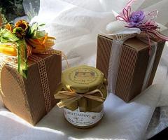 Vasetto di miele per le bomboniere di un matrimonio ecologico