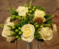 Bouquet di rose e bacche
