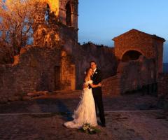 Salvo Annarolo Fotografia - Sposi dinanzi ad una residenza d'epoca