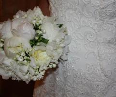 Bouquet della sposa con peonie bianche realizzato dal Girafiore