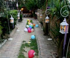 Allestimento della location con palloncini colorati