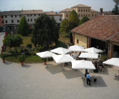 Aperitivo di matrimonio in giardino