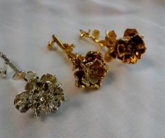 Euforbia per bomboniere, ideale per Matrimoni, cresime e comunioni.- T.g.t. snc

Viene fornita con sigillo di garanzia, senza cofanetto in modo che la bomboniera possa venire personalizzata.