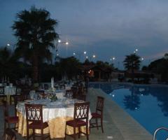 Ricevimenti Orchidea Malibuù - Il ricevimento di matrimonio all'aperto di sera