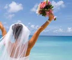 Ventuno Viaggi - Sposa felice in viaggio di nozze