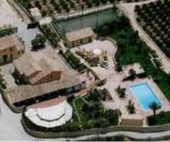 Panoramica dell'agriturismo per ricevimento di matrimonio Crisilio Castello