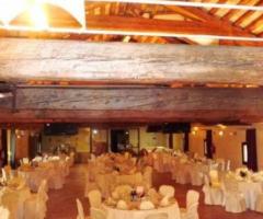 Sala dal sapore rustico per i matrimoni