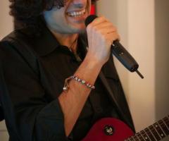 Bri canta ad un matrimonio