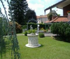 Parco della villa per ricevimenti di nozze