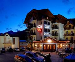 Ristorante Cavallino - Lovely Hotel di notte