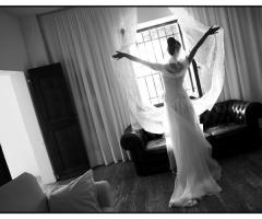 Foto della sposa durante i preparativi
