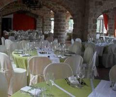 Ampia sala interna per ricevimento di matrimonio presso Villa Carollo