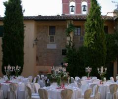 Ricevimento di matrimonio in giardino