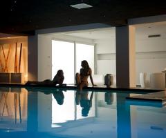 Piscina interna - Villa Orchidea