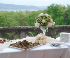 Allestimento buffet sulla terrazza del Castello