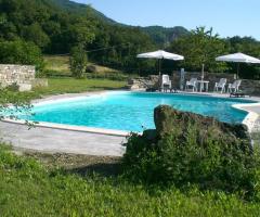 La piscina esterna del palazzo