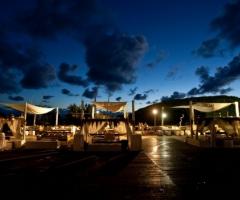 Coccaro Beach Club al tramonto