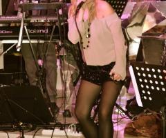 La cantante per il matrimonio dei Just X Band