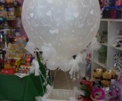 Pallone mongolfiera allestito per il matrimonio