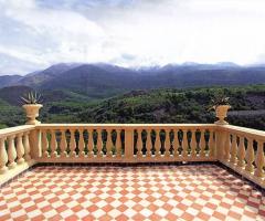 Castello di Giaglione - La terrazza con affaccio sulla valle