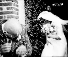 Foto dell\'uscita degli sposi dalla chiesa