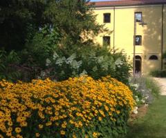 Giardino fiorito di Villa Abbazia di Busco