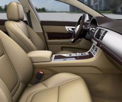 Noleggio auto Jaguar XF 3.0 Premium Luxury S