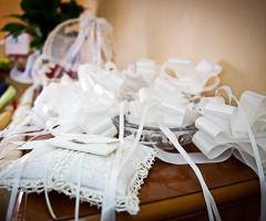 Cuscino porta fedi e coccarde per la macchina da cerimonia