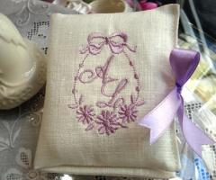 Bomboniere ricamate a mano a Catania di Ricameria Marco Polo