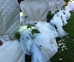 Allestimento della cerimonia in giardino