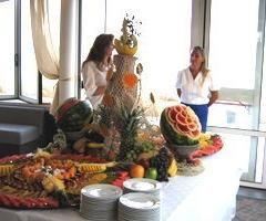 Buffet di frutta per le nozze