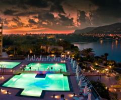 Atmosfera suggestiva dove far risaltare il bianco del vestito nuziale