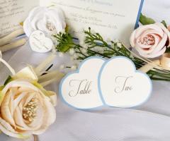 Partecipazioni Bijoux - Segnatavolo cuore in azzurro serenity collezione tenerezze