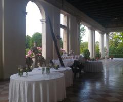 Villa Barchessa Valmarana - Il Porticato e il maestoso Carro Ornamentale