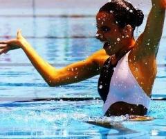 Nuoto sincronizzato per il matrimonio