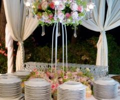 Tavolo buffet secondo le istruzioni degli sposi